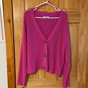 Magenta American Eagle knitted, cropped cardigan